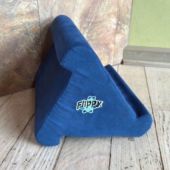 Flippy Pillow Tablet Original Blue iPad EReader Audio Book Stand Plush Lap Easel - Picture 8 of 12